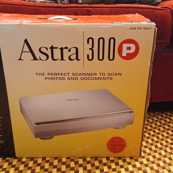 UMAX Astra 300p Flatbed Scanner NEW IN BOX - Picture 3 of 5